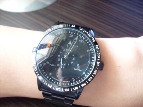 手表划痕是如何修复的